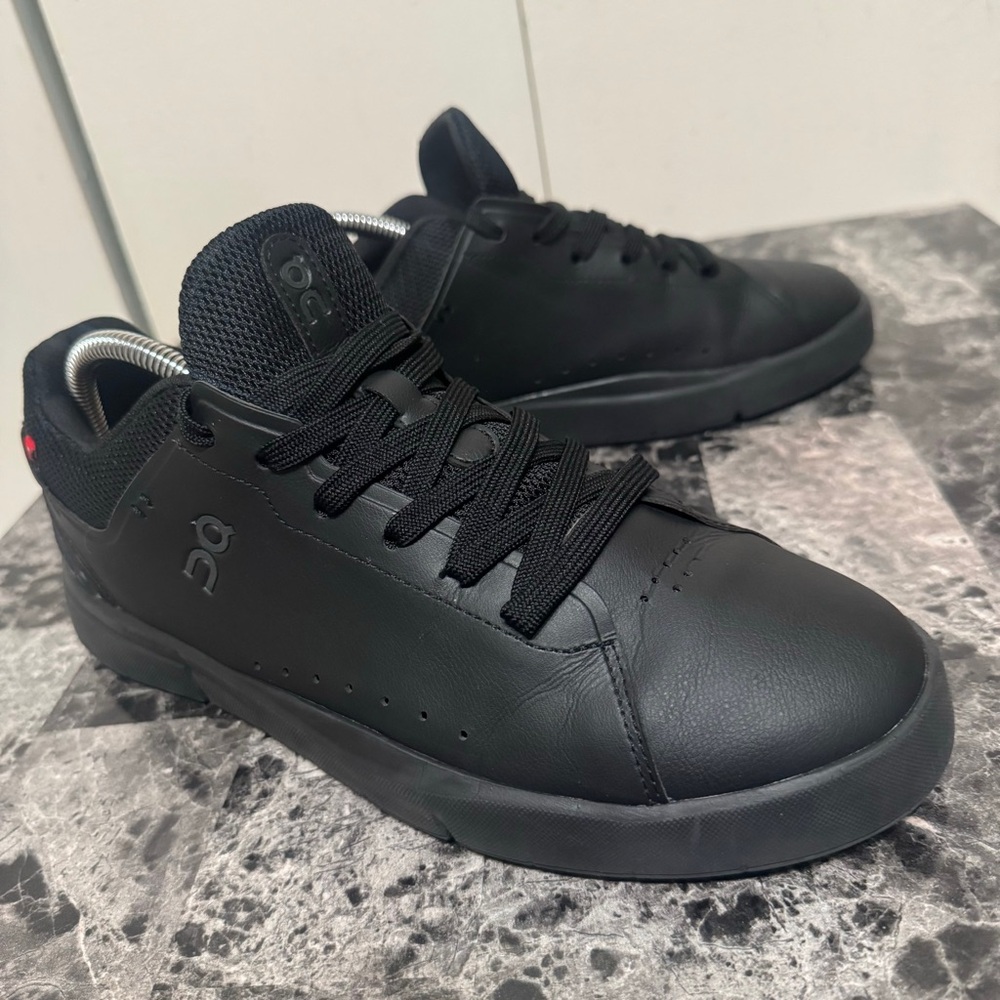 ON The Roger Advantage Mens Size  9 Shoes All Black Casual Tennis Sneakers EUC - Picture 11 of 14